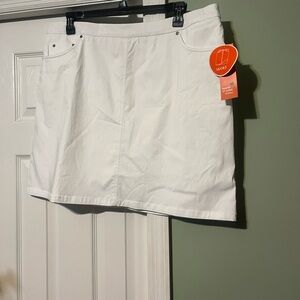 hearts of palm NWT White Skort with Orange Brand Tag